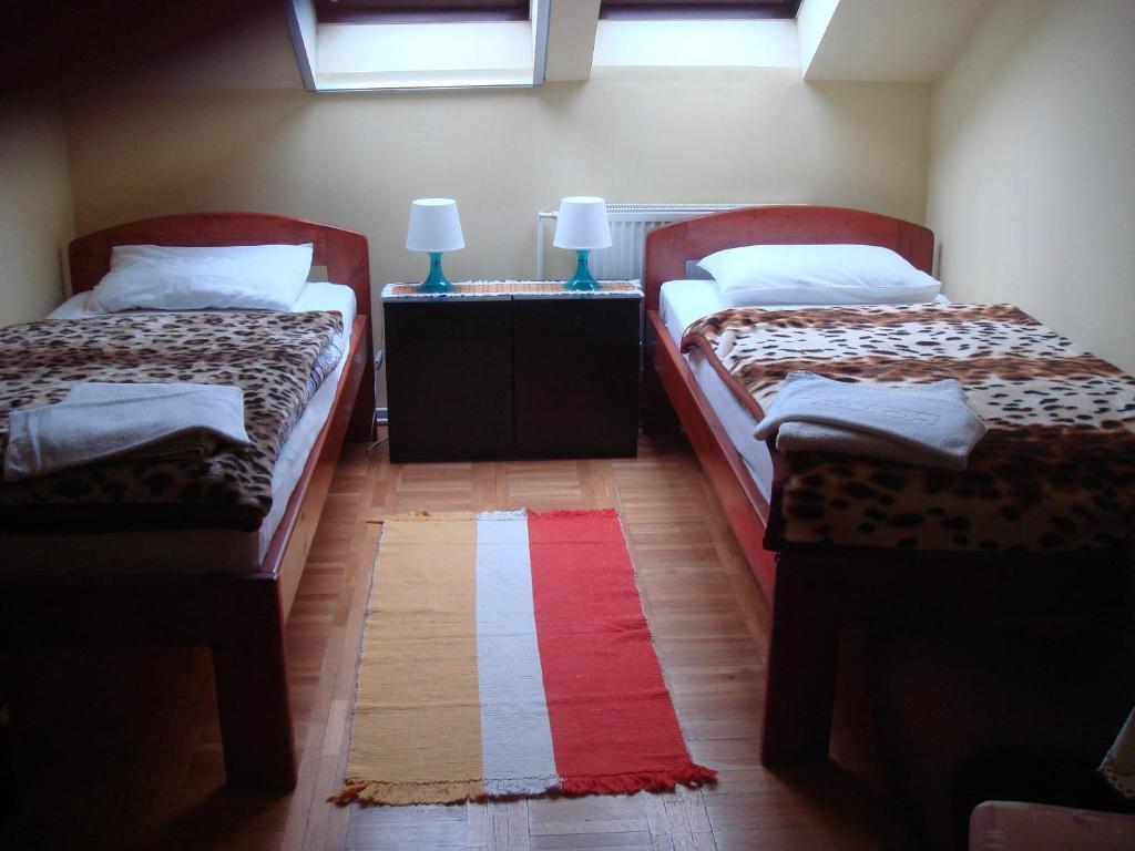 Roza Hotel Es Apartmanhaz Esztergom Zimmer foto