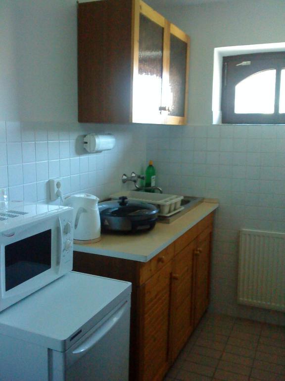 Roza Hotel Es Apartmanhaz Esztergom Zimmer foto